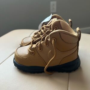New Nike Kids Boots size 6c